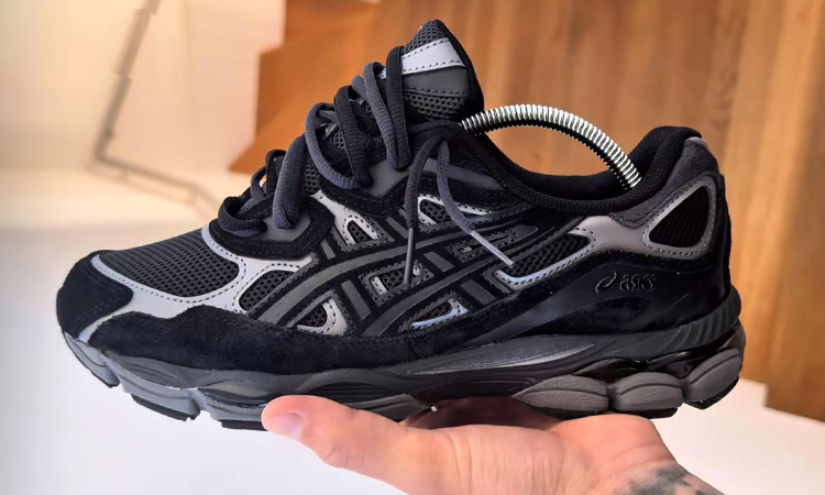 Asics laces black