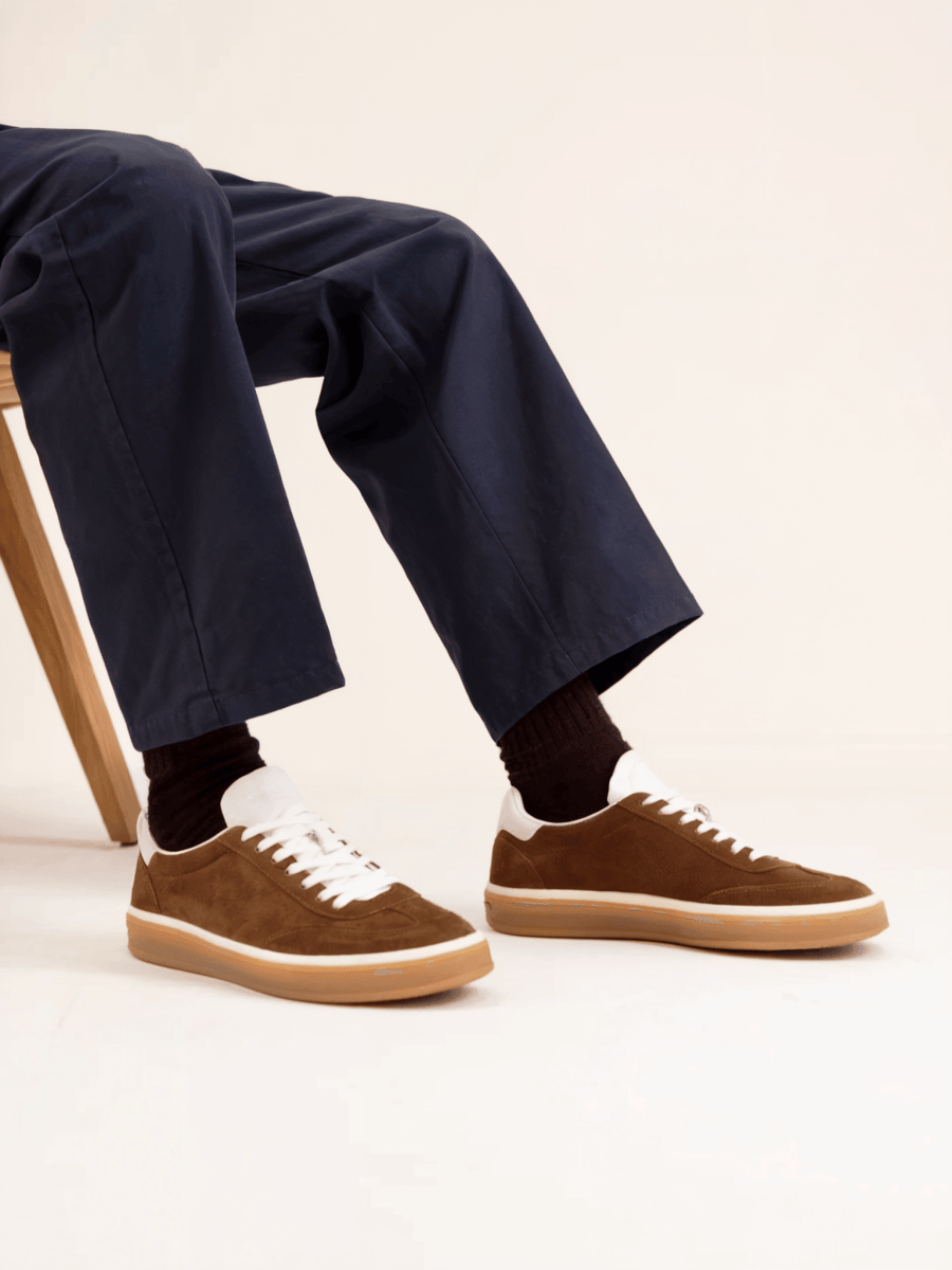 Casual suède sneakers